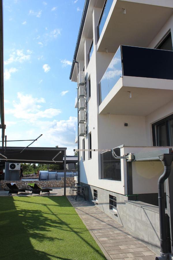 Villa Buba **** Novi Vinodolski Exterior foto